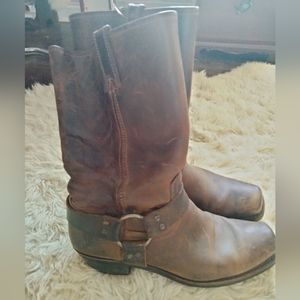 Frye Boots Womens 10